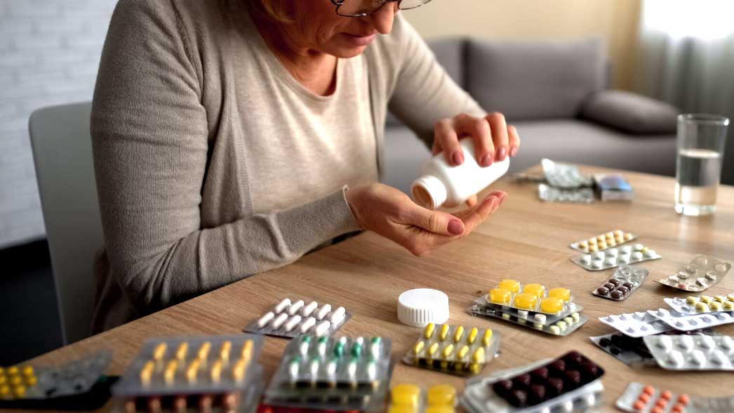 como-administrar-la-medicacion-a-los-ancianos-consejos
