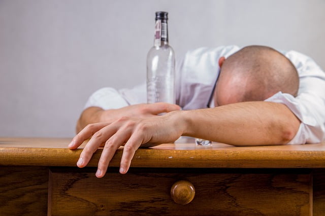 el alzheimer se acelera con el alcoholismo