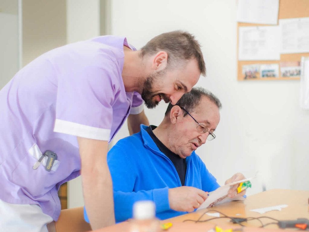 medico-propio-residencias-de-mayores