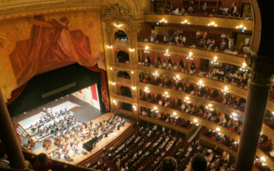 Residencias de mayores salen al teatro
