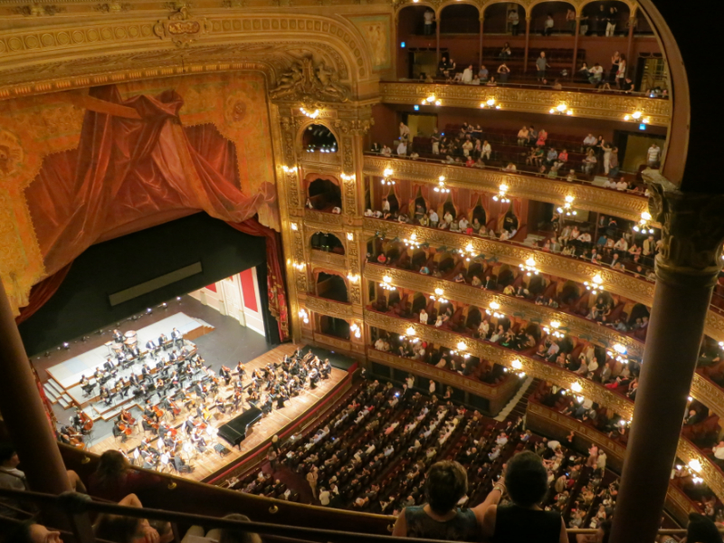 residencias-de-mayores-salen-al-teatro