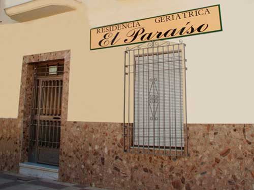 Residencia-de-ancianos-el-paraíso-vista-de-la-fachada