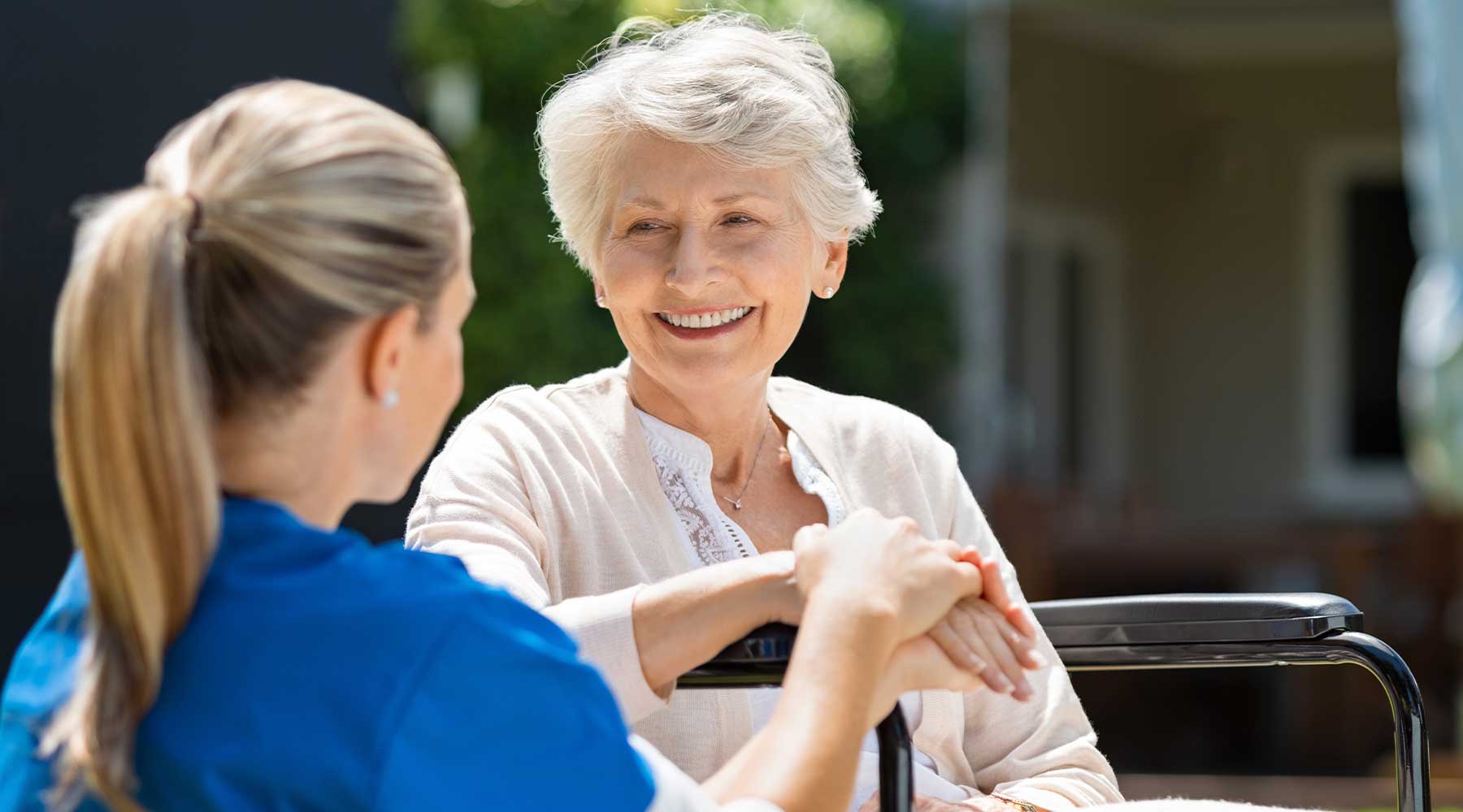 vinculos-entre-ancianos-y-trabajadores-de-residencias
